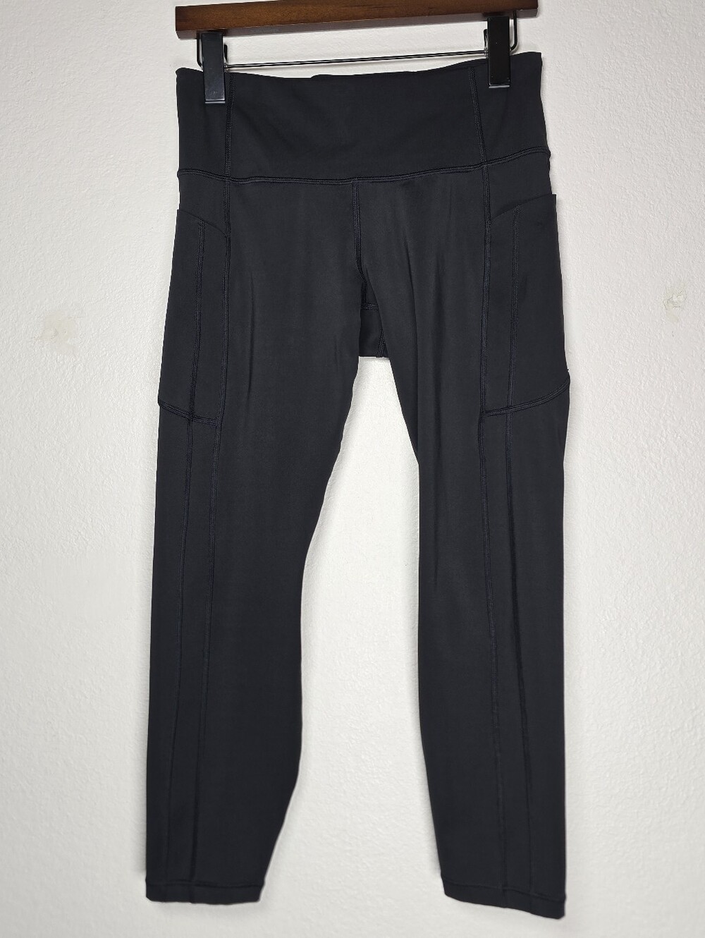 Athleta Ultimate Stash 7/8 Tight Leggings M Black